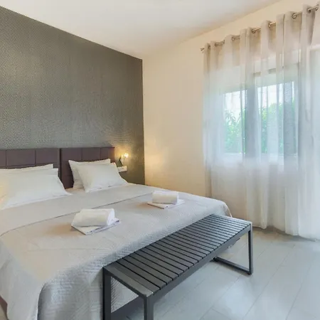 Majestic Kastel Stari With Terrace