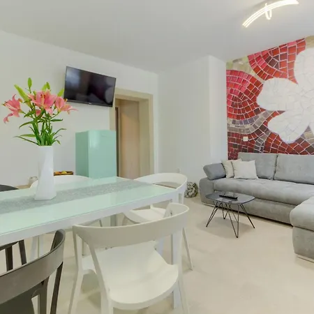 Apartment Majestic Kastel Stari With Terrace *